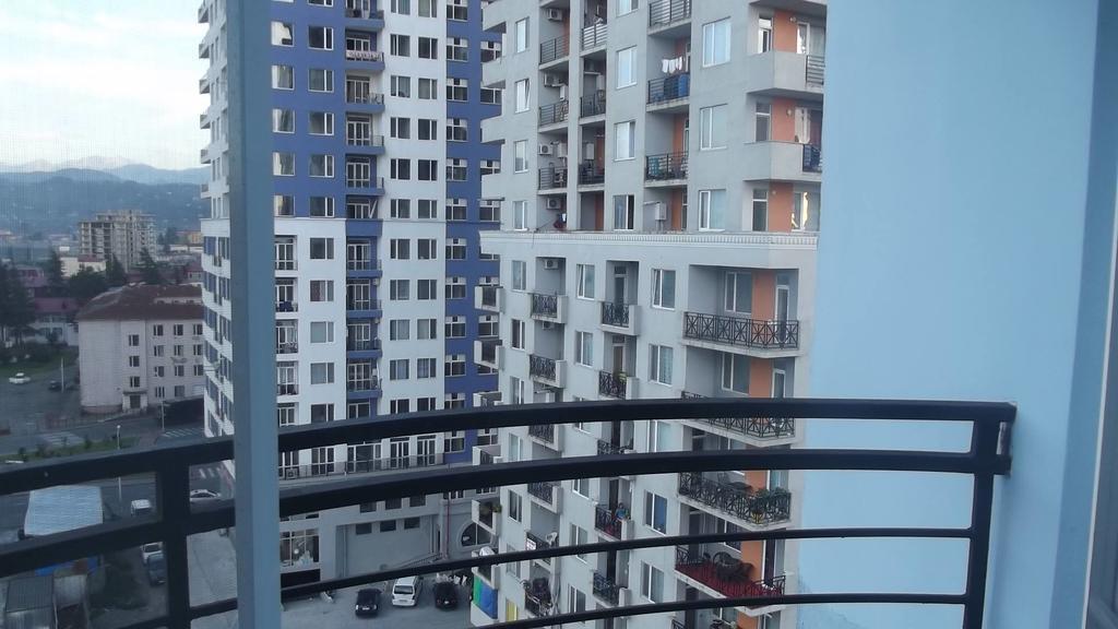 Big Flat In Batumi Apartment Exterior photo