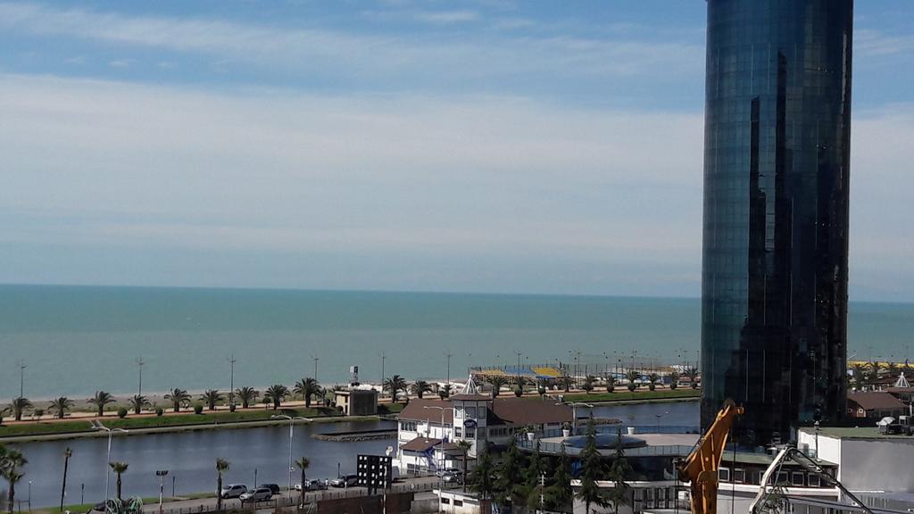 Big Flat In Batumi Apartment Exterior photo